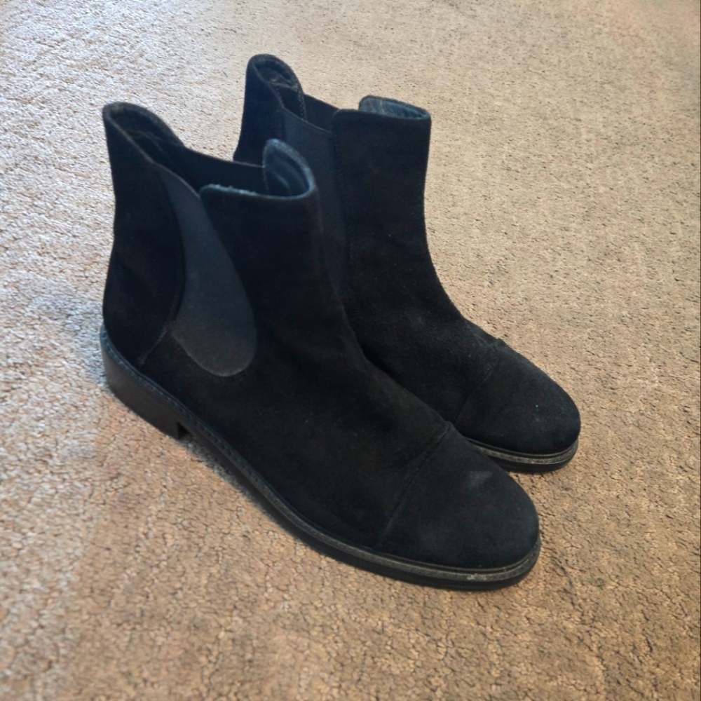 Stuart Weitzman Bootie - image 1